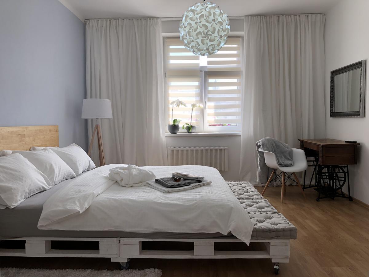 Pension Skylark Pardubice Exterior foto